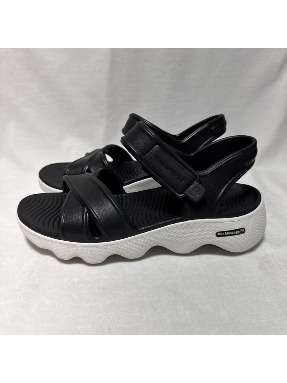 Skechers Foamies Massage Fit UPSCALE Sandals Women’s 8 Black White Worn Once